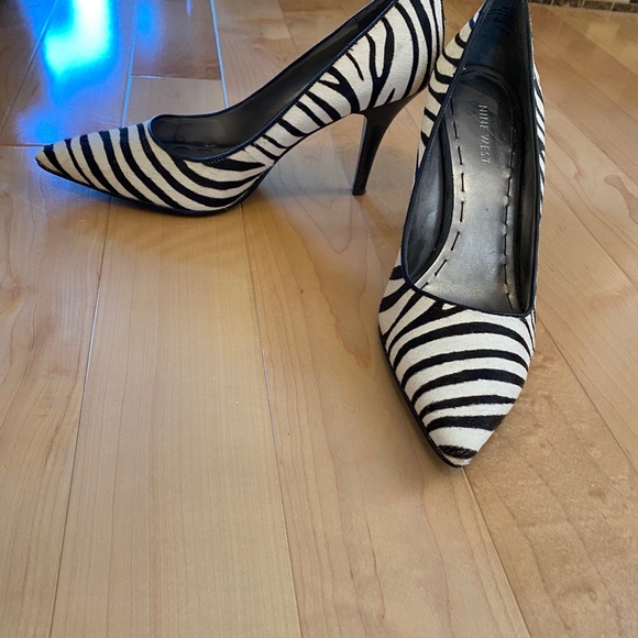 Meet your Posher, A - Picture 3 of 7